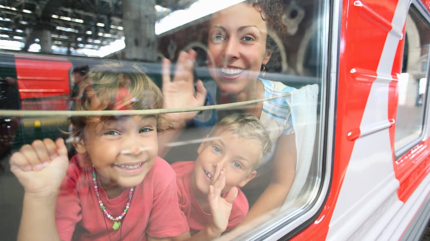 Путешествие на поезде с детьми: все, что нужно знать перед поездкой