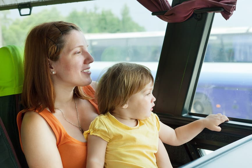 Как путешествовать с детьми в автобусе