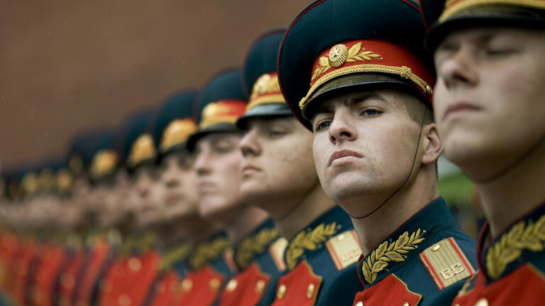 Стихи к 23 февраля: подборка современных детских авторов к празднику