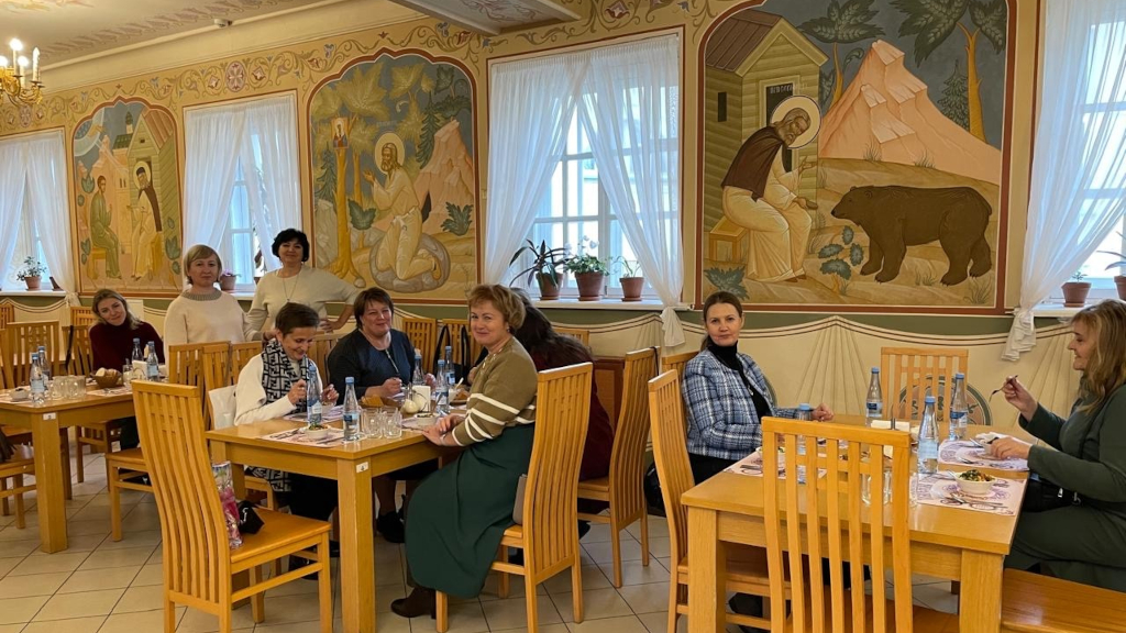 Обед в Сергиевой лавре