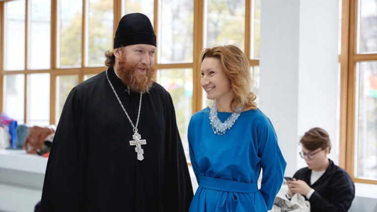 Как себя вести и одеваться на мероприятие с участием священнослужителей
