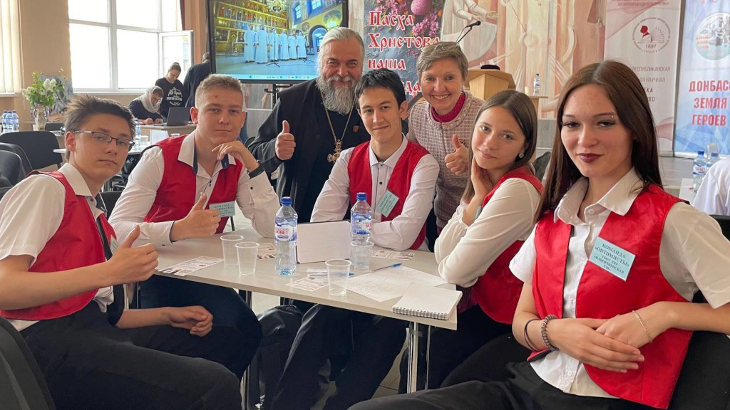 В класс пришел батюшка: как правильно его встретить