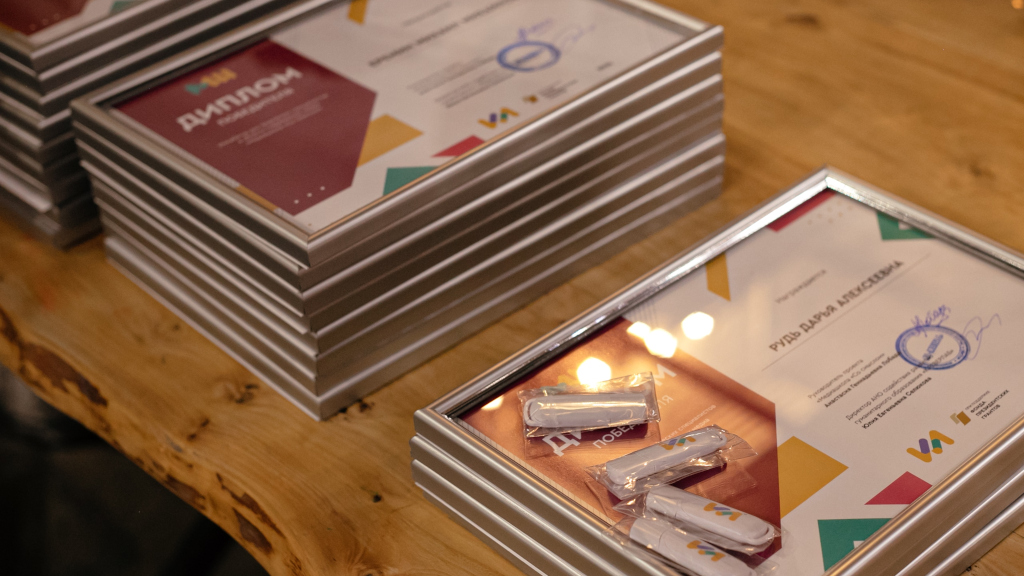 Поздравляем выпускников второго потока Медиашколы «Со смыслом»!