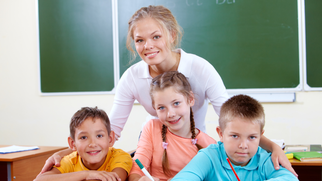 «Семья — школа отношений с окружающим миром»