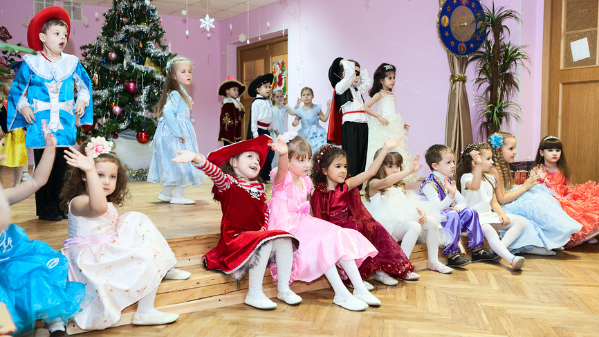 Детский утренник к новому году 2