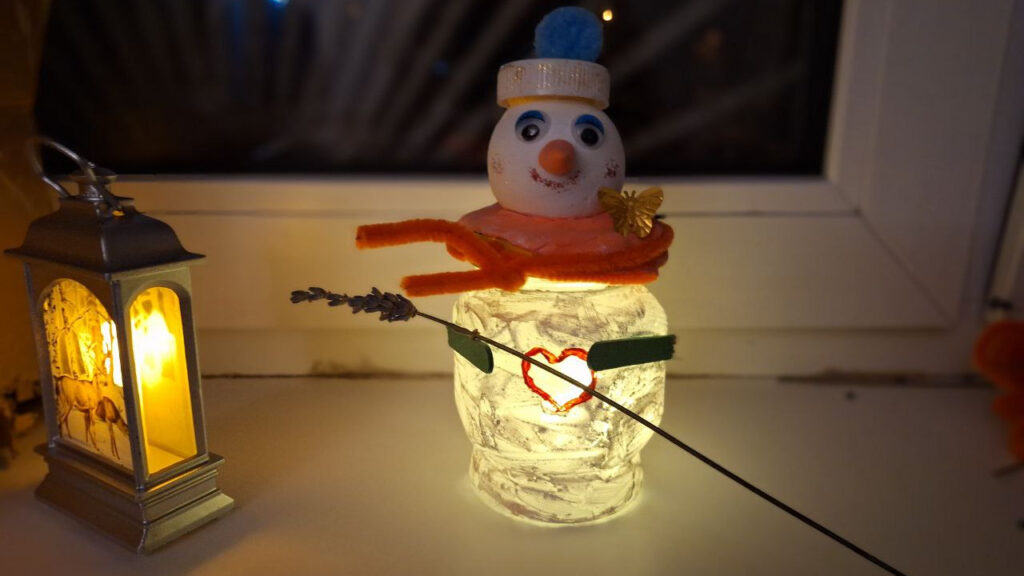 поделка Снеговик