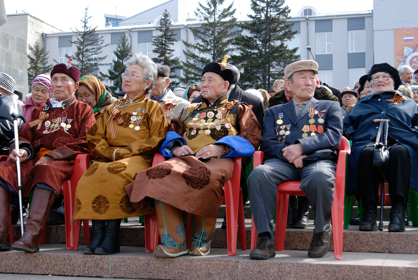 9 мая ветераны ВОВ, чествование, площадь Советов Улан-Удэ