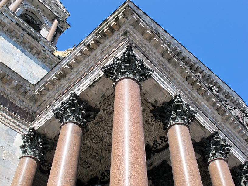 Капители Исаакиевского собора. Санкт-Петербург