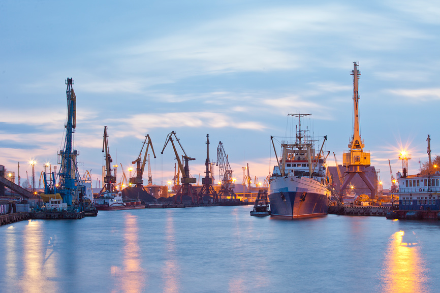 Калининград. Вид на Калининградский морской торговый порт.