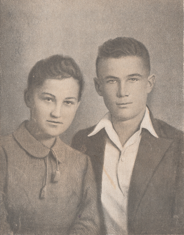 Зоя и Шура Космодемьянские-герои Великой Отечественной войны. Старая фототипия СССР