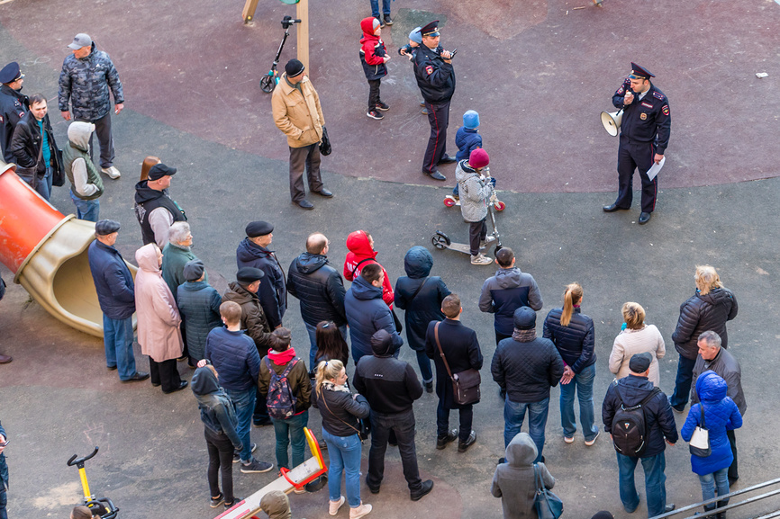 Отчет участкового полицейского перед жителями дома