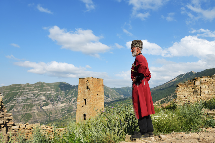 Местный житель в Дагестане, Россия.