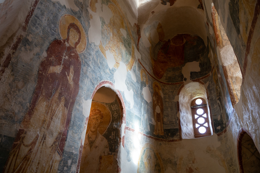 Интерьер церкви Спаса на Нередице