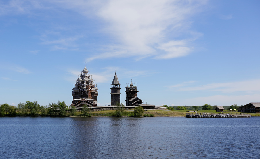 Погост (кладбище) на острове Кижи, Карелия