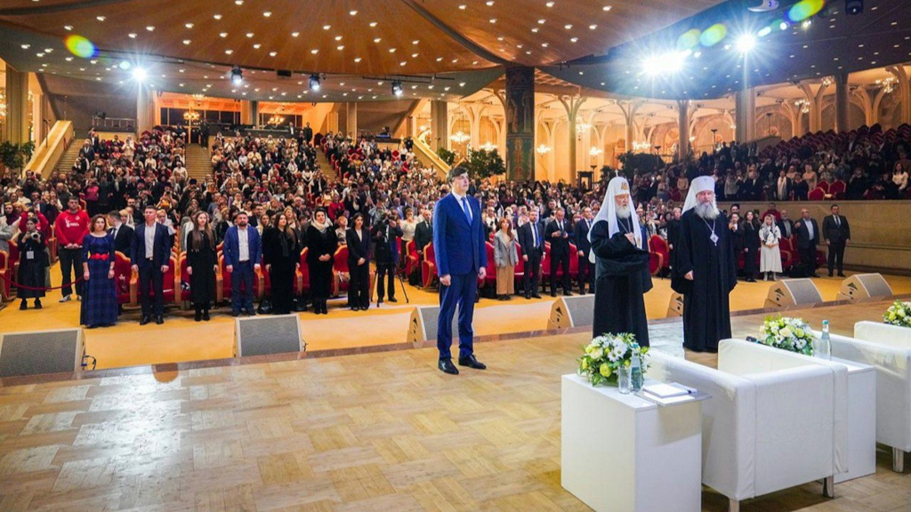 Святейший Патриарх Кирилл провел встречу с педагогами общеобразовательных школ России