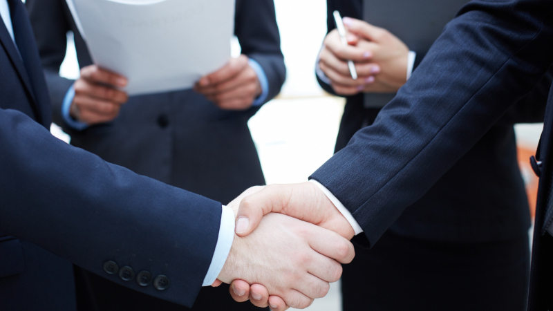 Дипломат: профессия, которая учит слышать, слушать и договариваться