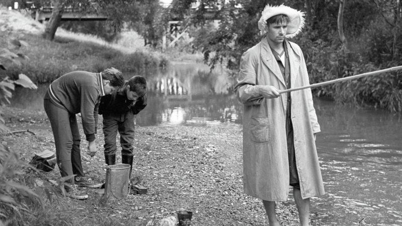 Лев Яшин (справа) на рыбалке